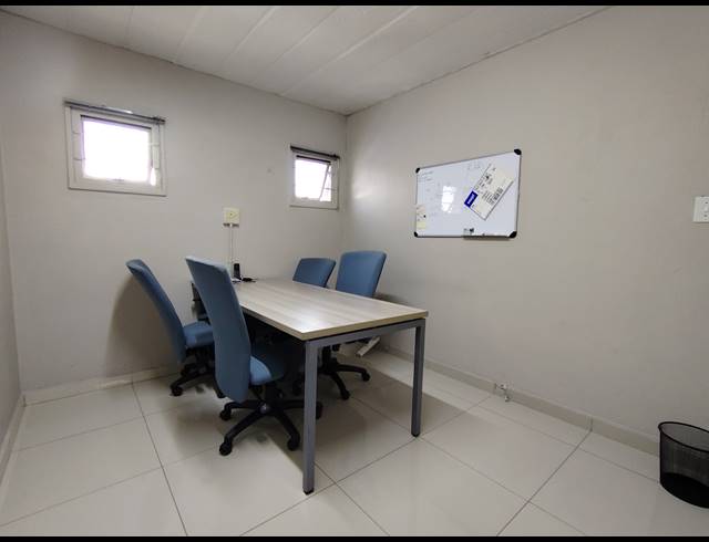 240M² WAREHOUSE TO LET IN DRIEHOEK